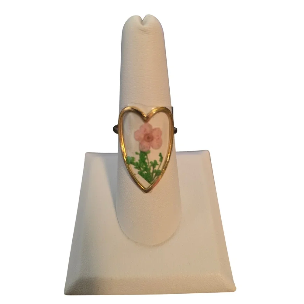 Ring Womens 7.5 Adjustable Heart Gold Pressed Pink Flower Resin